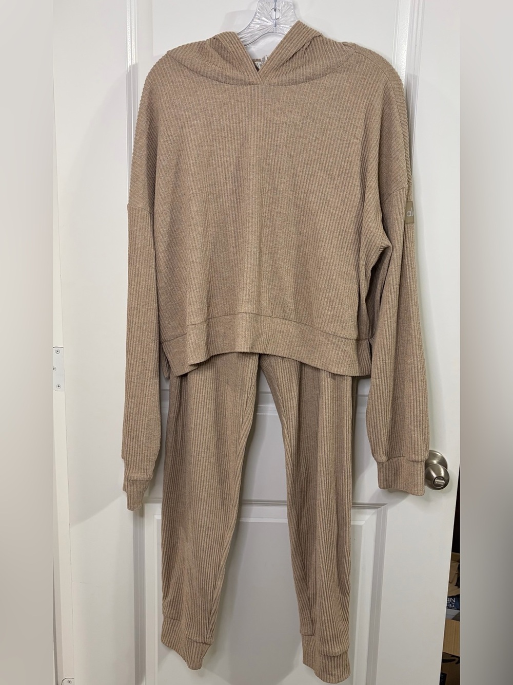 Alo Yoga Muse Hoodie and Sweatpant Set Gravel Heather Women’s Size Large